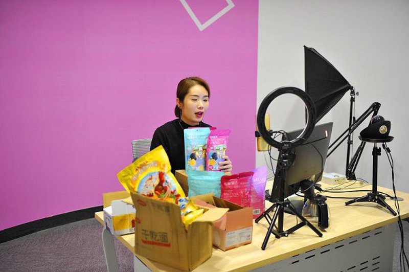 在琳琅满目的零食市场中，如何辨别“鑫起手工”真伪成为了一门学问。今天就让我们一起走进这个话题，揭开它的神秘面纱。